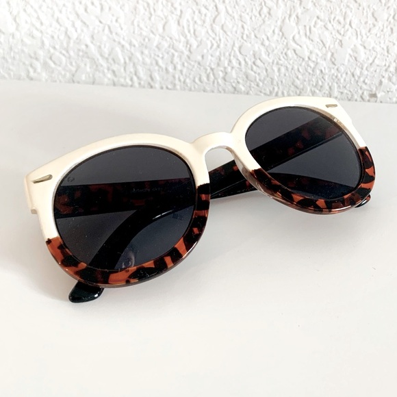 MOVING SALE | Women’s Urban Outfitters Colorblock Tortoiseshell Sunglasses - Picture 2 of 8
